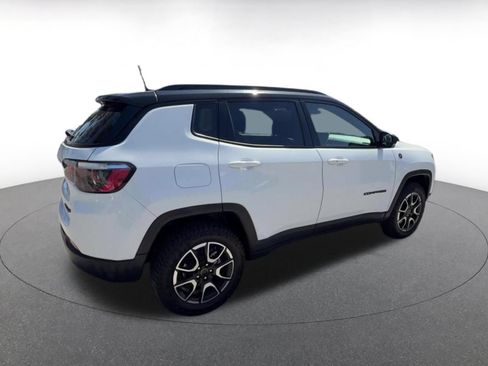 Used 2025 Jeep Compass Trailhawk AWD/4WD image 15