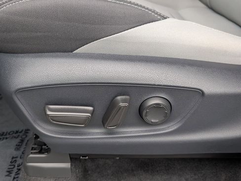 Used 2025 Toyota Tacoma TRD Sport w/ TRD Sport Upgrade Package image 21