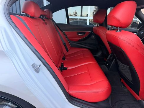 Used 2017 BMW 340i Sedan w/ Technology Package image 26