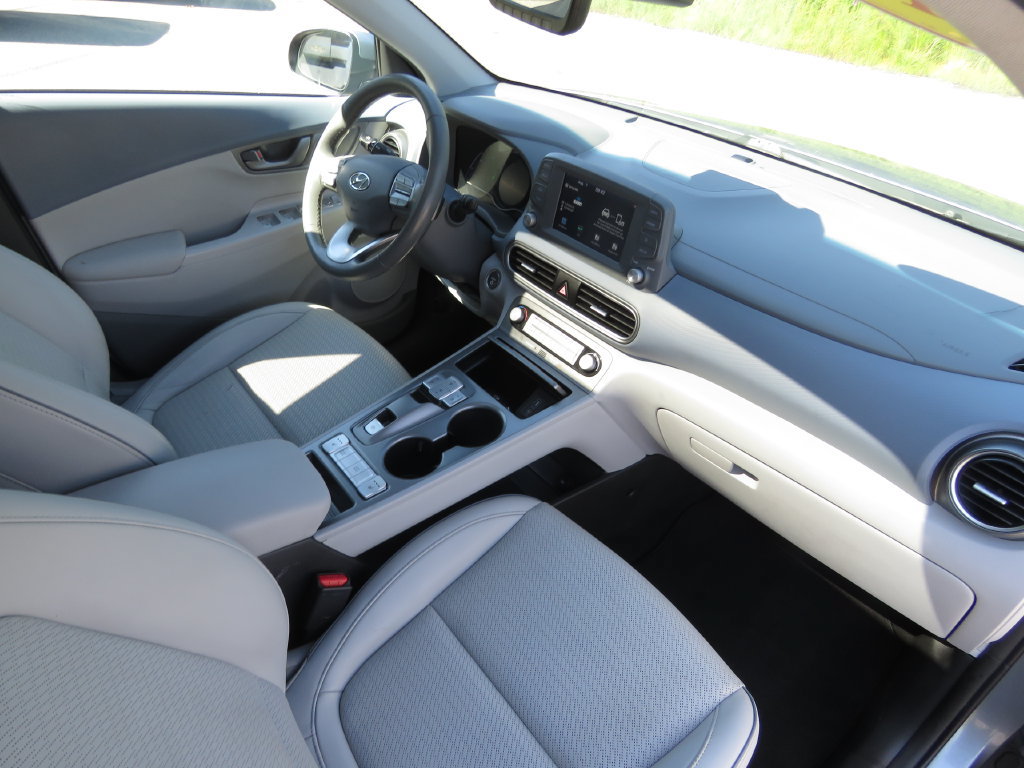 Used 2019 Hyundai Kona Limited w/ Cargo Package FWD image 14