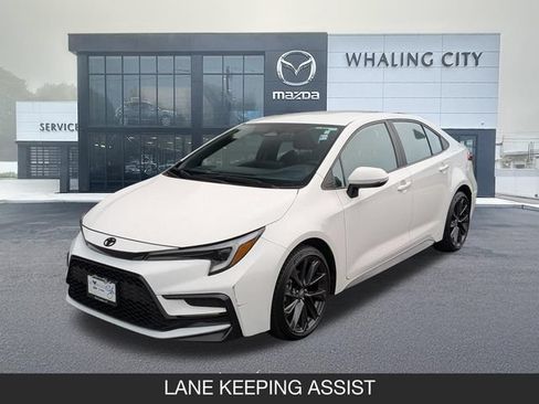 Used 2024 Toyota Corolla SE FWD image 3