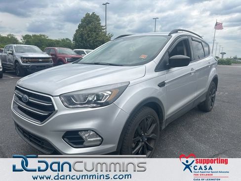 Used 2019 Ford Escape SE AWD/4WD image 1
