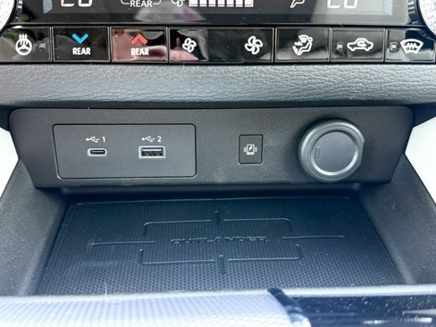 New 2025 Mitsubishi Outlander 4WD Plug-In Hybrid image 34