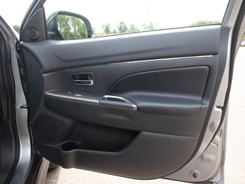 Used 2026 Mitsubishi Outlander Sport SE AWD/4WD image 11