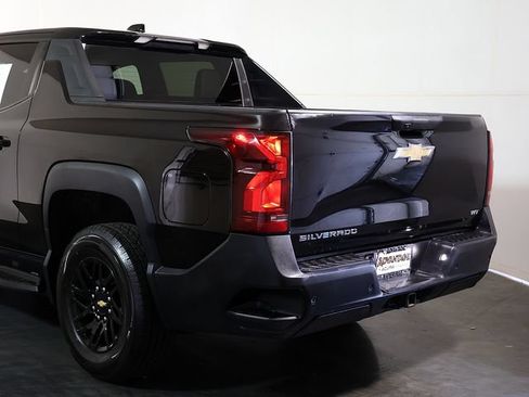 Used 2024 Chevrolet Silverado EV W/T AWD/4WD image 13