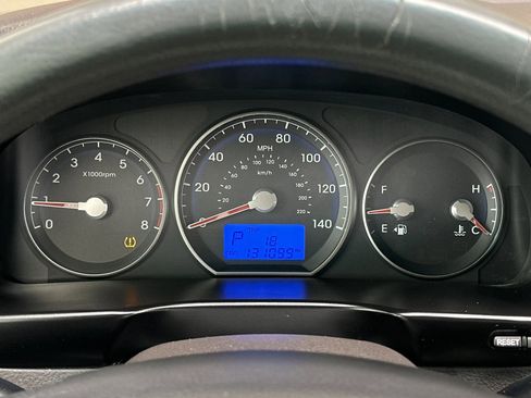 Used 2011 Hyundai Santa Fe GLS FWD image 18