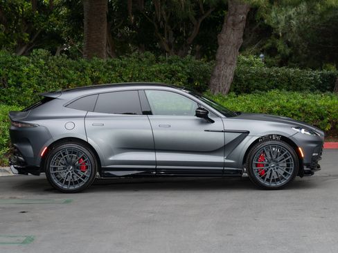 Used 2025 Aston Martin DBX 707 image 33
