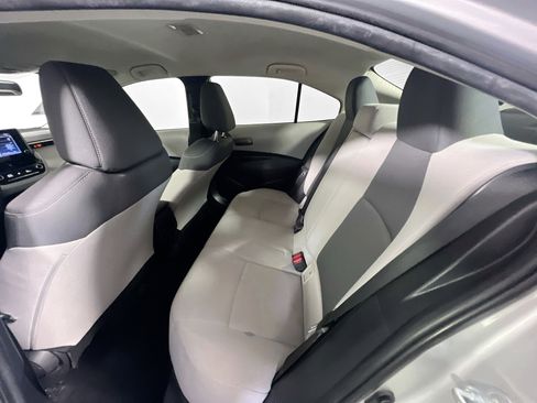 Used 2022 Toyota Corolla LE image 28