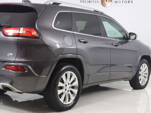 Used 2018 Jeep Cherokee Overland AWD/4WD image 39