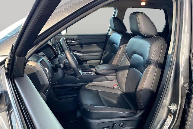 Certified 2025 Nissan Pathfinder SL FWD image 8