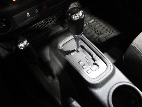 Used 2014 Jeep Wrangler Unlimited Sport w/ Quick Order Package 24S AWD/4WD image 14