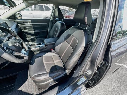Used 2024 Nissan Altima 2.5 SR AWD/4WD image 16