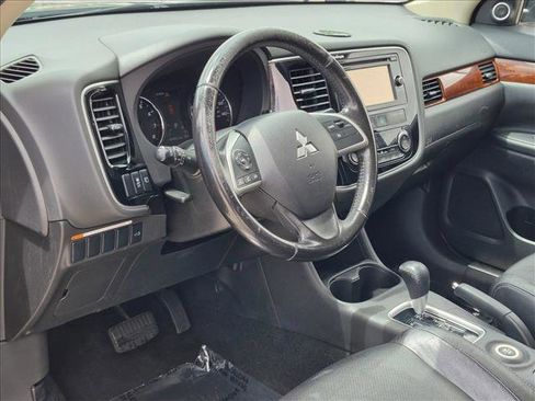 Used 2015 Mitsubishi Outlander SE AWD/4WD image 10