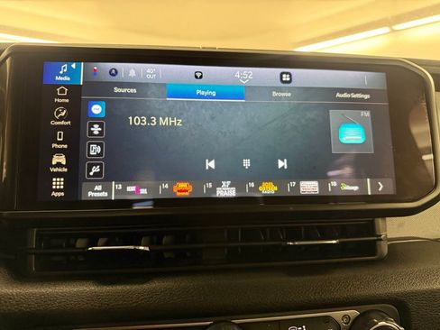 Used 2024 Jeep Gladiator Sport image 21