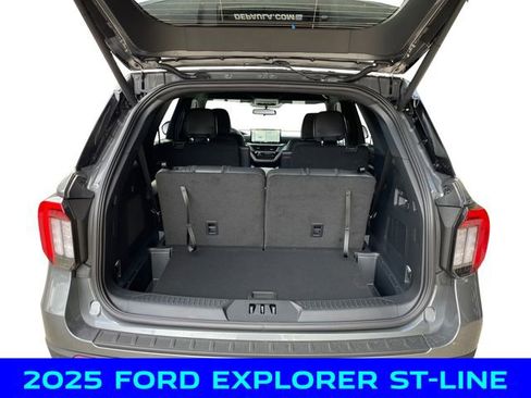 New 2025 Ford Explorer ST-Line image 5