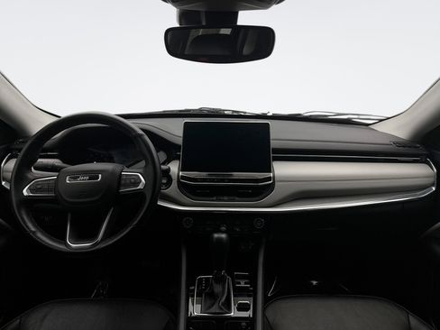 Used 2022 Jeep Compass Limited image 14