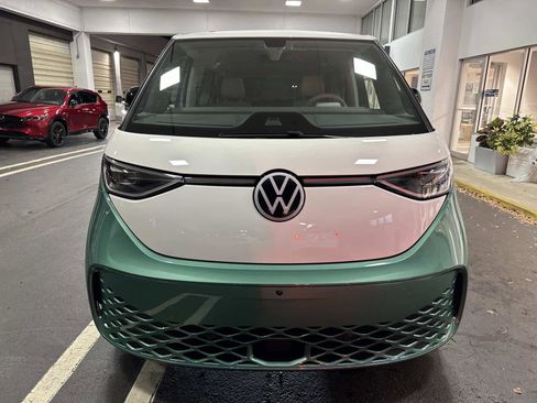New 2025 Volkswagen ID. Buzz 1st Edition image 8