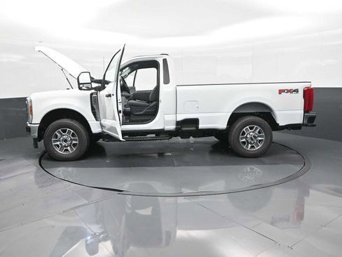 New 2025 Ford F250 XLT image 28