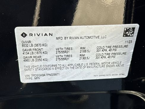 Used 2023 Rivian R1S Adventure image 32