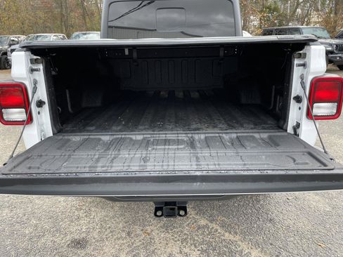 Certified 2022 Jeep Gladiator Overland w/ Popular Equipment Package image 39