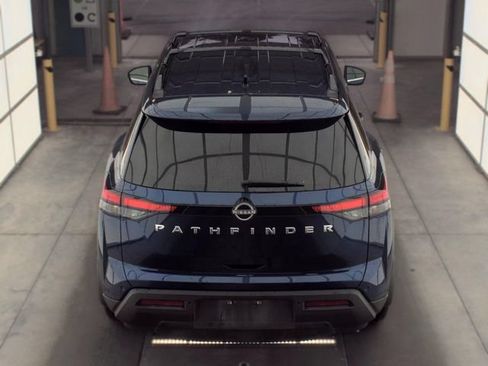 Certified 2025 Nissan Pathfinder SV FWD image 9