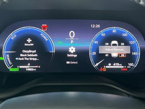 Used 2025 Toyota Sienna XSE image 23