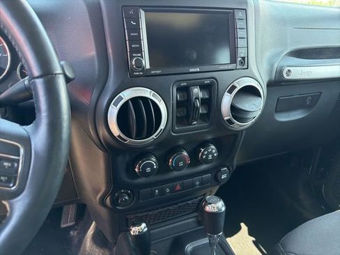 Used 2015 Jeep Wrangler Unlimited Sahara w/ Dual Top Group AWD/4WD image 6