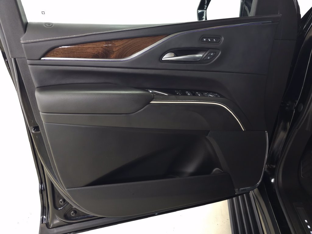 Used 2021 Cadillac Escalade ESV Premium Luxury Platinum AWD/4WD image 14