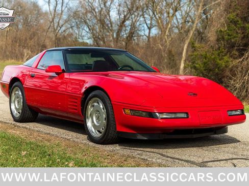 Used 1991 Chevrolet Corvette Coupe image 40