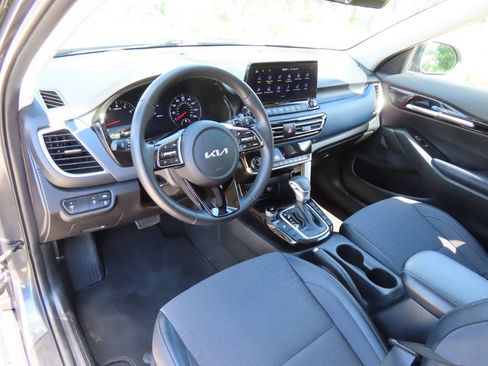 Certified 2023 Kia Seltos S w/ Navigation Package AWD/4WD image 25