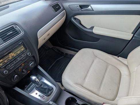Used 2013 Volkswagen Jetta SE image 22
