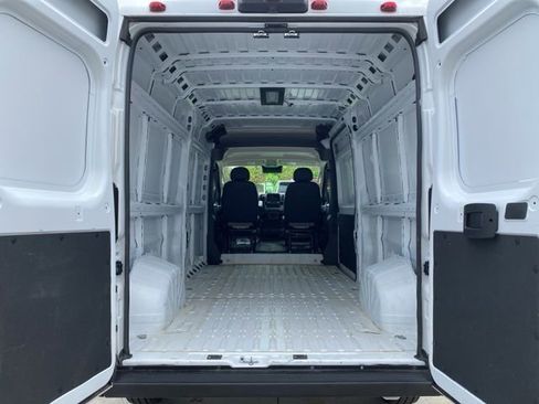 Used 2026 RAM ProMaster 2500 w/ Convenience Group FWD image 4