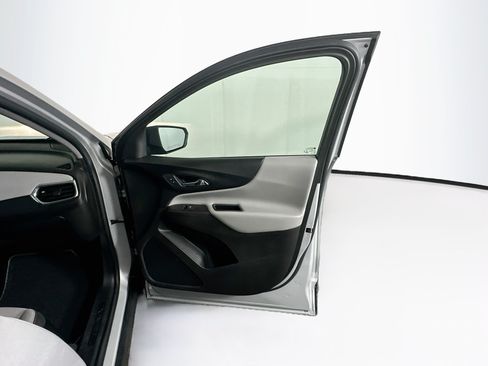 Used 2021 Chevrolet Equinox LS w/ LS Convenience Package FWD image 29