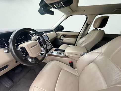 Used 2018 Land Rover Range Rover HSE image 2