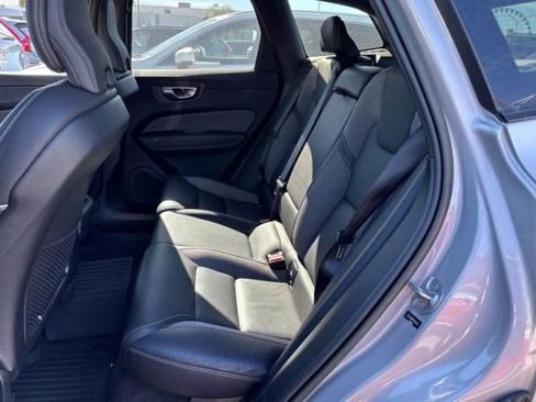 Used 2023 Volvo XC60 B5 Ultimate image 5
