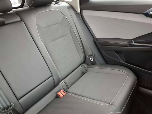 Used 2024 Volkswagen Taos SE image 18