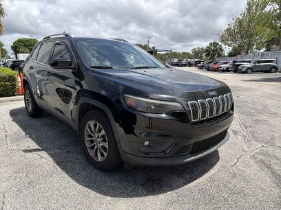 Used 2019 Jeep Cherokee Latitude Plus w/ Comfort/Convenience Group