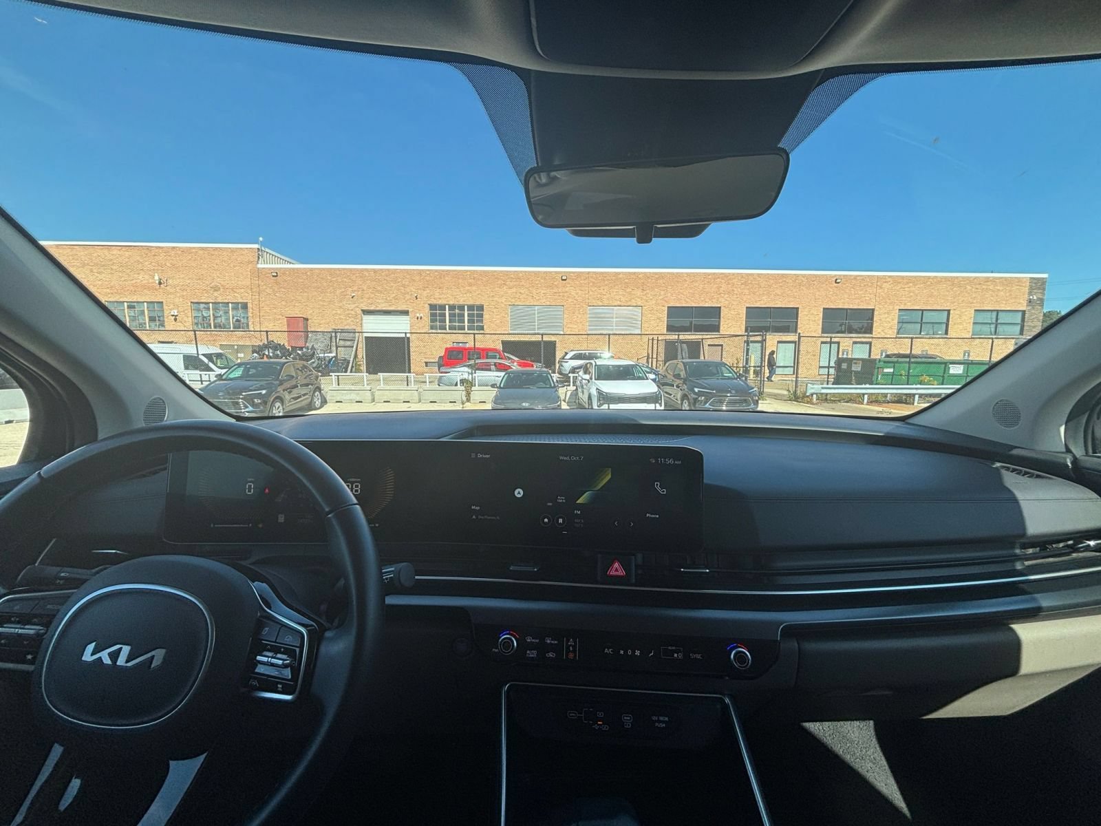 Used 2026 Kia Carnival FWD image 35