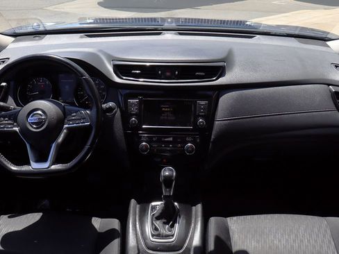 Used 2020 Nissan Rogue SV image 33