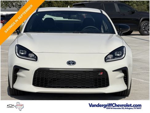 Used 2025 Toyota GR86 Premium w/ Performance Package RWD image 7