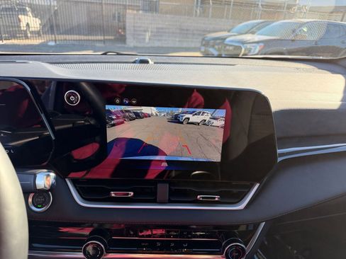 Used 2025 Chevrolet Equinox LT image 17