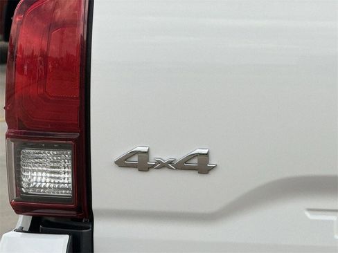 Used 2021 Toyota Tacoma SR5 w/ Technology Package image 21