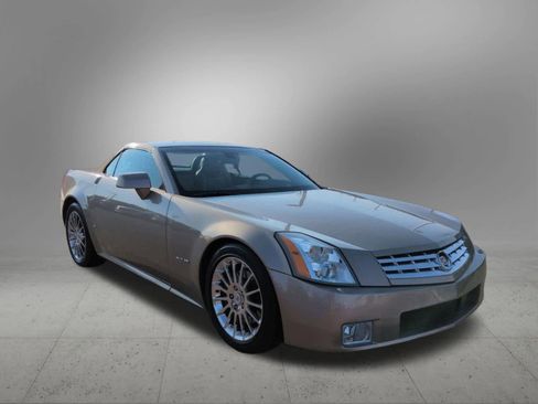 Used 2008 Cadillac XLR image 8