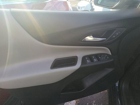 Used 2023 Chevrolet Equinox LT FWD image 13