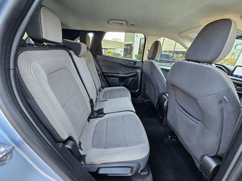 Used 2022 Ford Escape SE image 27