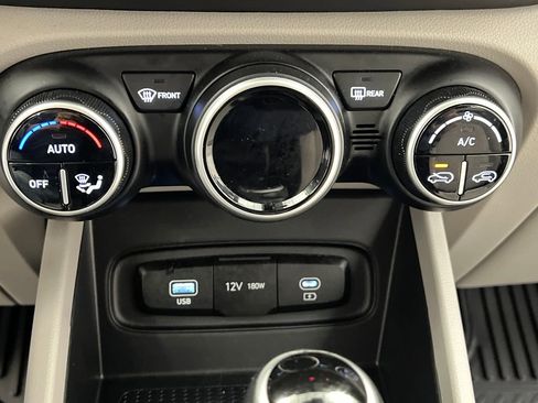Used 2025 Hyundai Venue SEL FWD image 47
