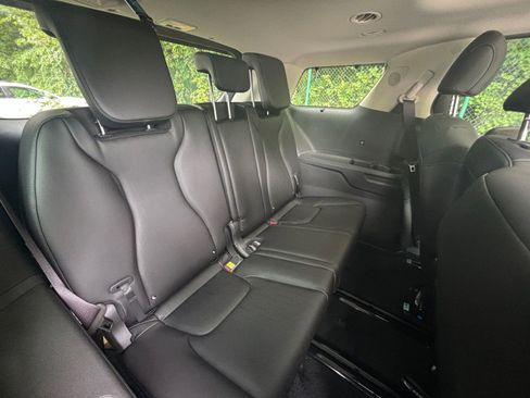 New 2026 Kia Carnival SX w/ SX Dark Edition Package FWD image 19