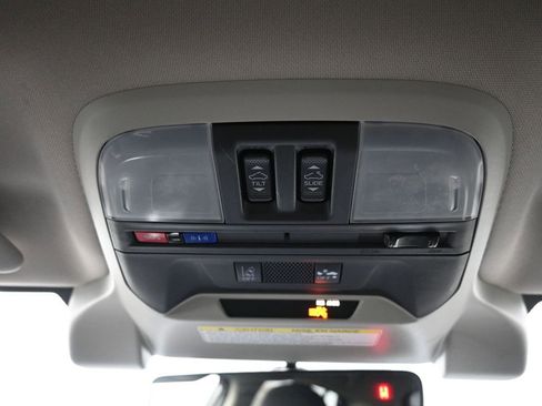 Used 2021 Subaru Crosstrek 2.0i Premium w/ Moonroof Package image 17