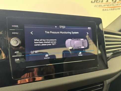 Used 2025 Volkswagen Jetta Sport FWD image 21