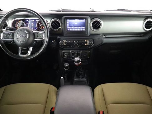 Used 2021 Jeep Gladiator Overland w/ LED Lighting Group AWD/4WD image 13